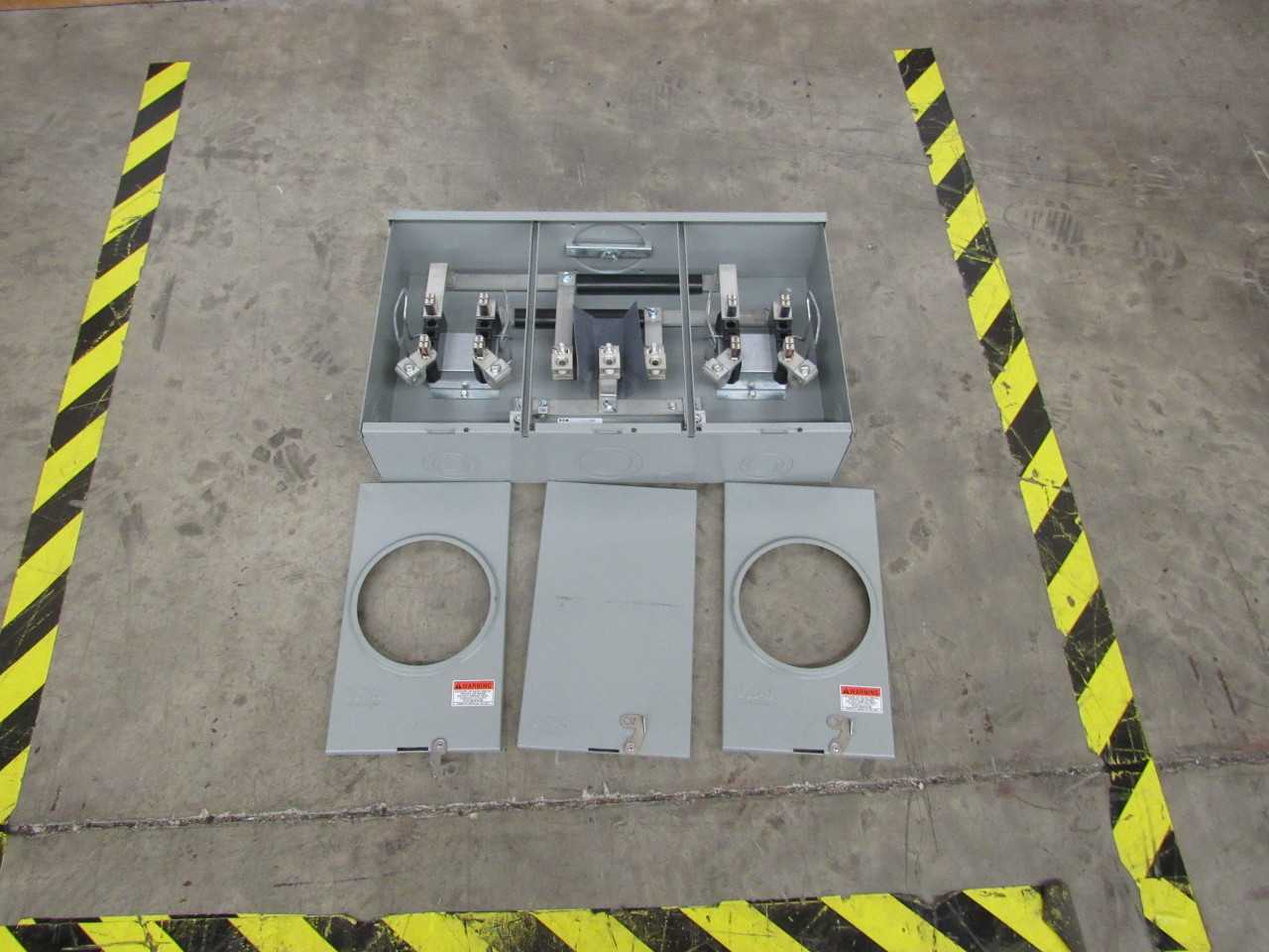Lot of Quantity 1x UT2R2332UCH Electrical Enclosure - ELECTRICAL ENCLOSURES