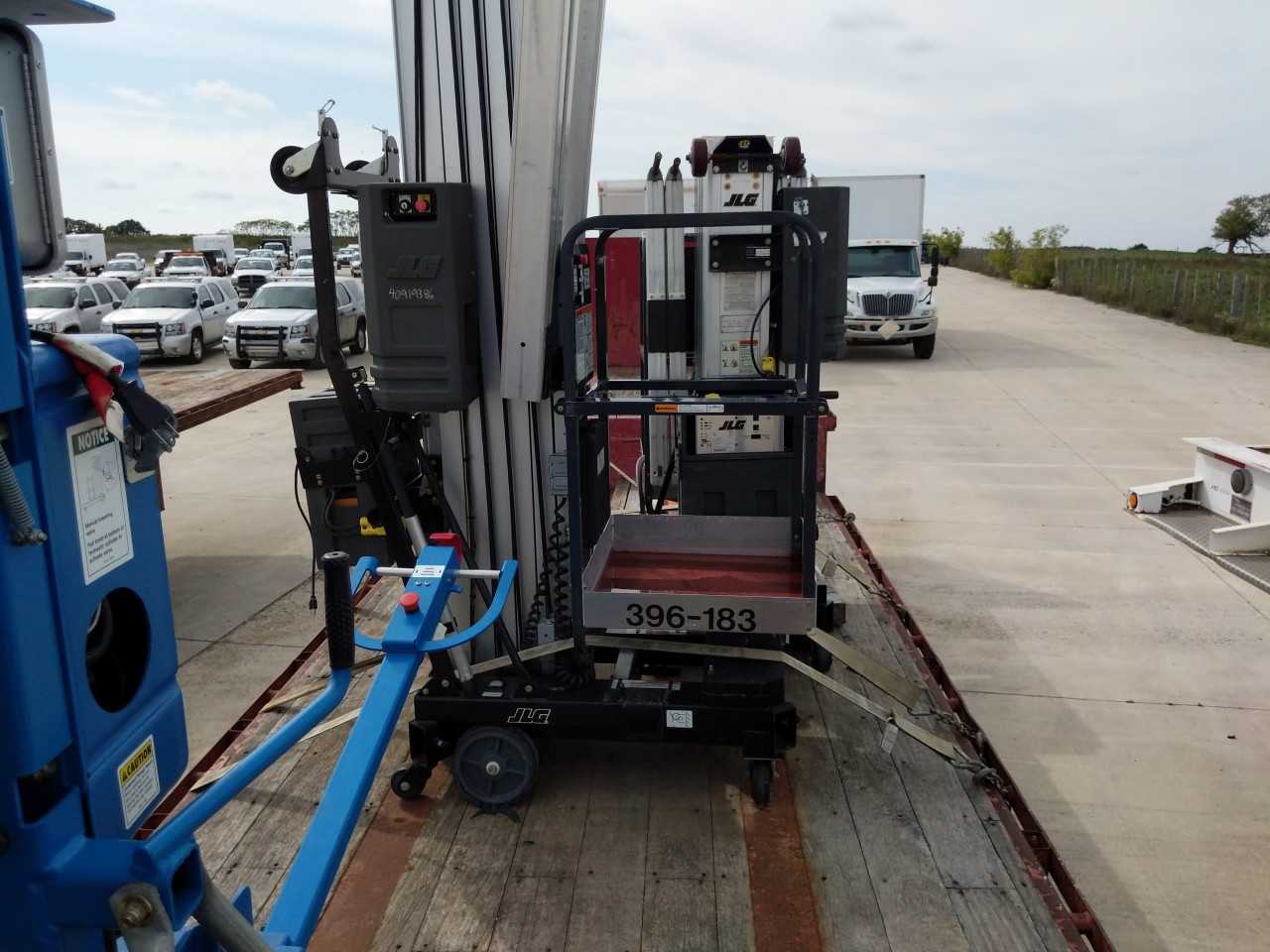 2004 JLG 36AM Vertical Lifting Mast - MATERIAL HANDLING