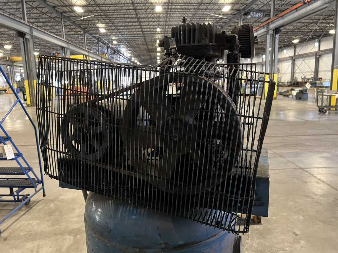 Quincy model 150933A633 air compressor - AIR COMPRESSORS
