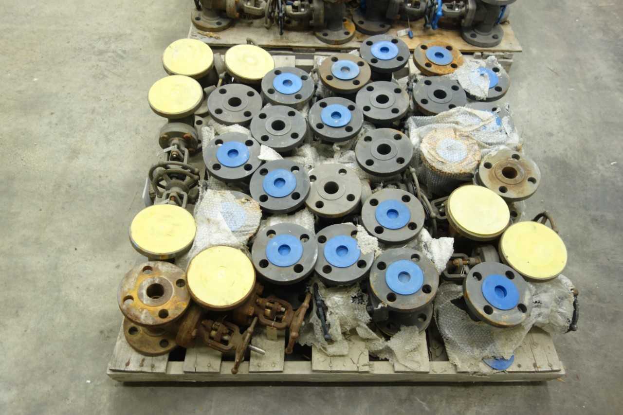 2 PALLETS OF BONNEY FORGE CL300 1-1/2 IN GATE VALVES - VALVES