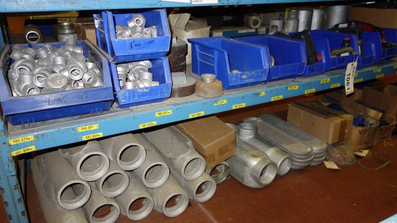 CONTENTS OF 2 SHELVES, ASSORTED ELECTRIC CONDUIT FITTINGS - CONDUIT FITTING