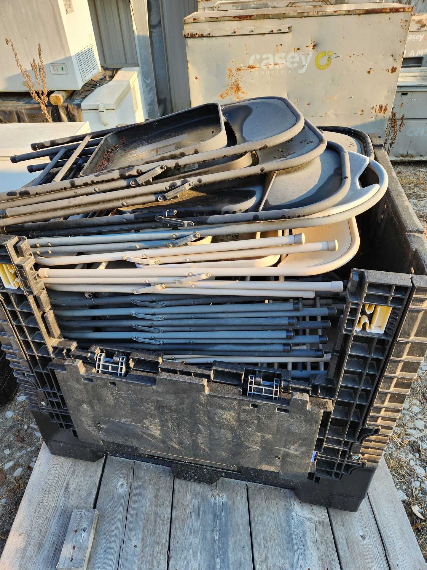 BULK LOT OF FOLDING CHAIRS QTY 40 - PLANT & FACILITY BULK LOT OF FOLDING CHAIRS QTY 40 - PLANT & FACILITY