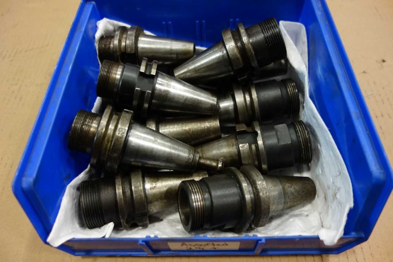 LOT OF ASSORTED CAT40 TOOL HOLDERS - LYNDEX - ELECTRIC POWER TOOLS