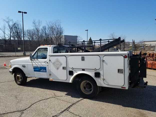 1997 Ford F350         service truck PU truck - HYDRO EXCAVATOR TRUCKS