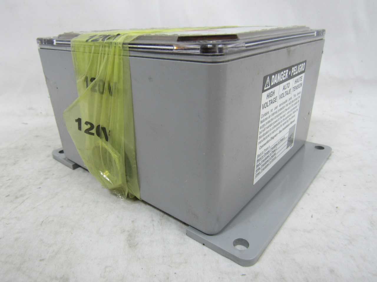 Quantity of 1x TPS3C11200 SPD/Surge Protective Devices - VALVES