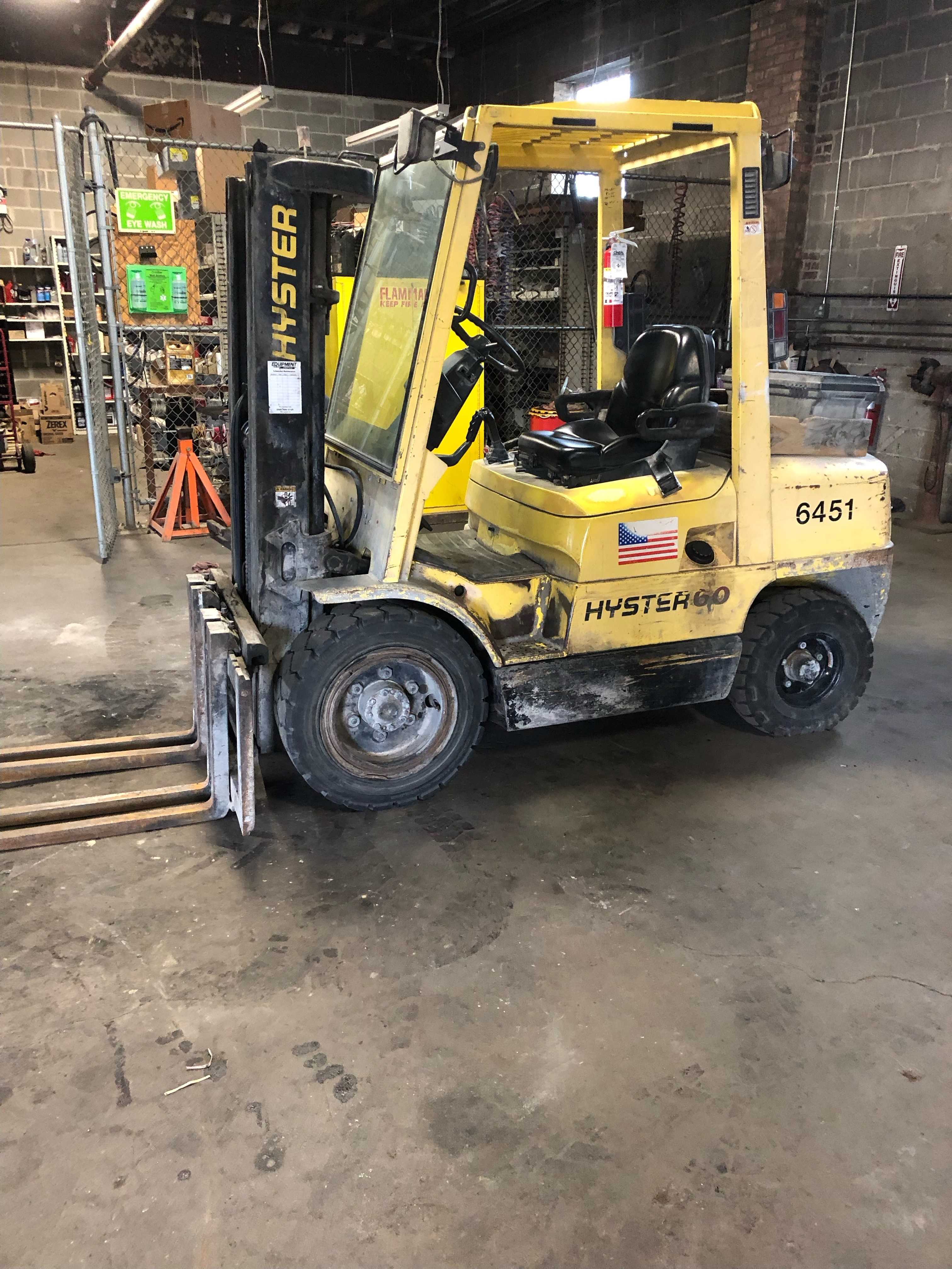 2002 HYSTER H60XM COUNTERBALANCE FORKLIFT - SIT-DOWN FORKLIFTS
