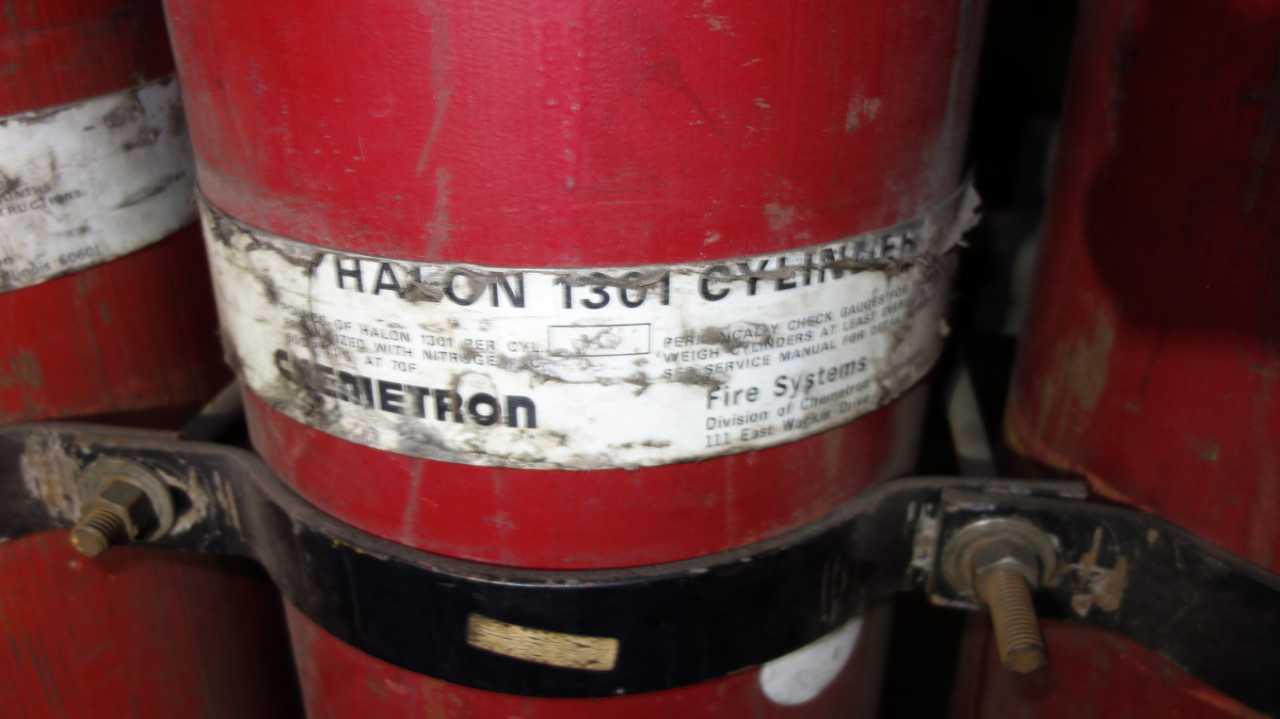 LOT OF 8 CHEMETRON 1301 FIRE SUPRESSION CYLINDERS - SAFETY EQUIPMENT
