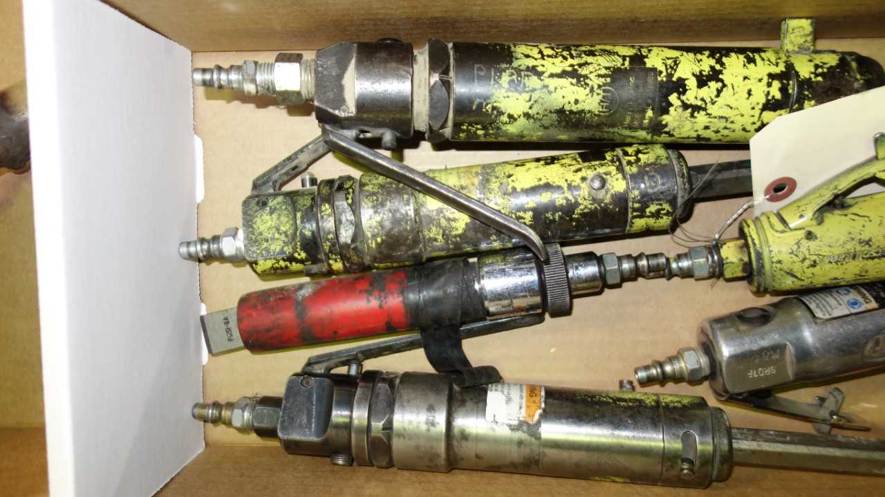 LOT OF 5 ASSORTED PNEUMATIC SCREWDRIVERS, CHISELS - PNEUMATIC POWER TOOL
