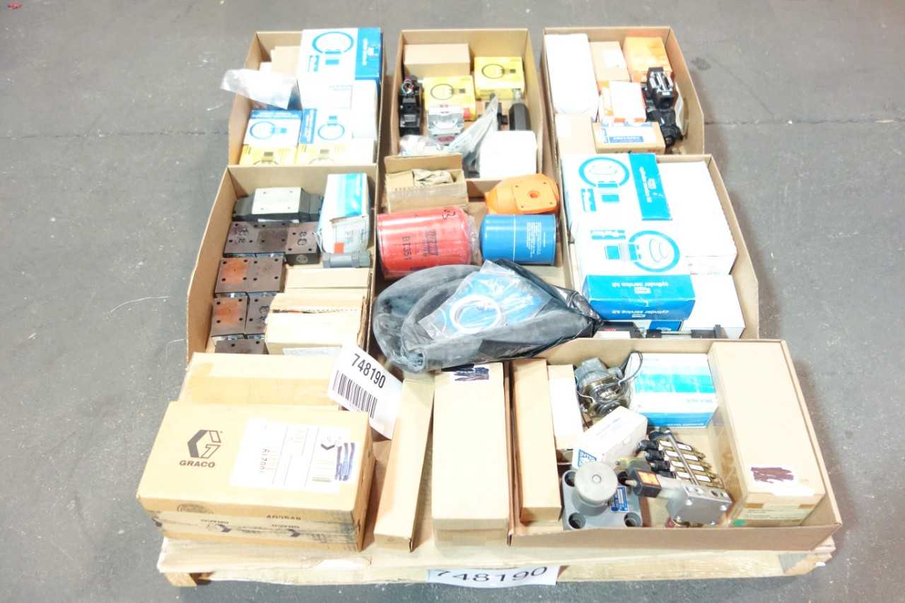 1 PALLET OF ASSORTED VALVES, FILTERS, CYLINDER REPLACEMENT PARTS, CYLINDER SERVICE KITS- PARKER, VICKERS, NACHI - VALVES