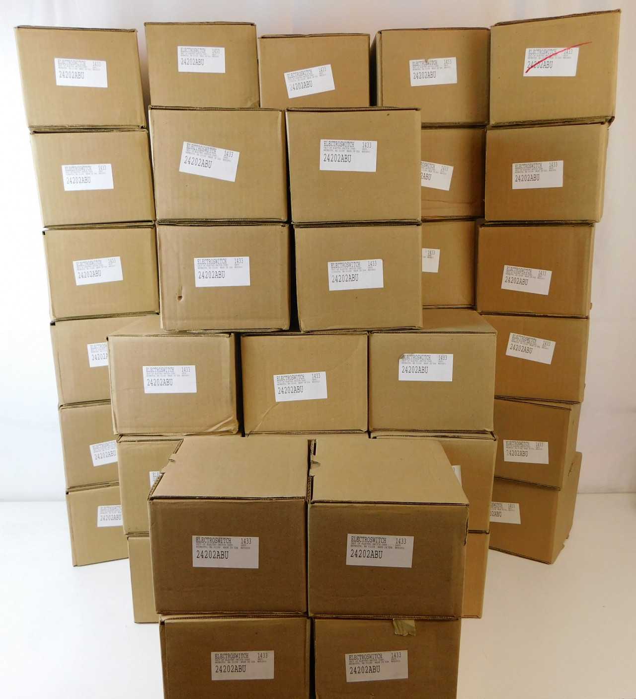 - Quantity of 47 - ElectroSwitch 24202ABU - Switches - ELECTRICAL COMPONENTS