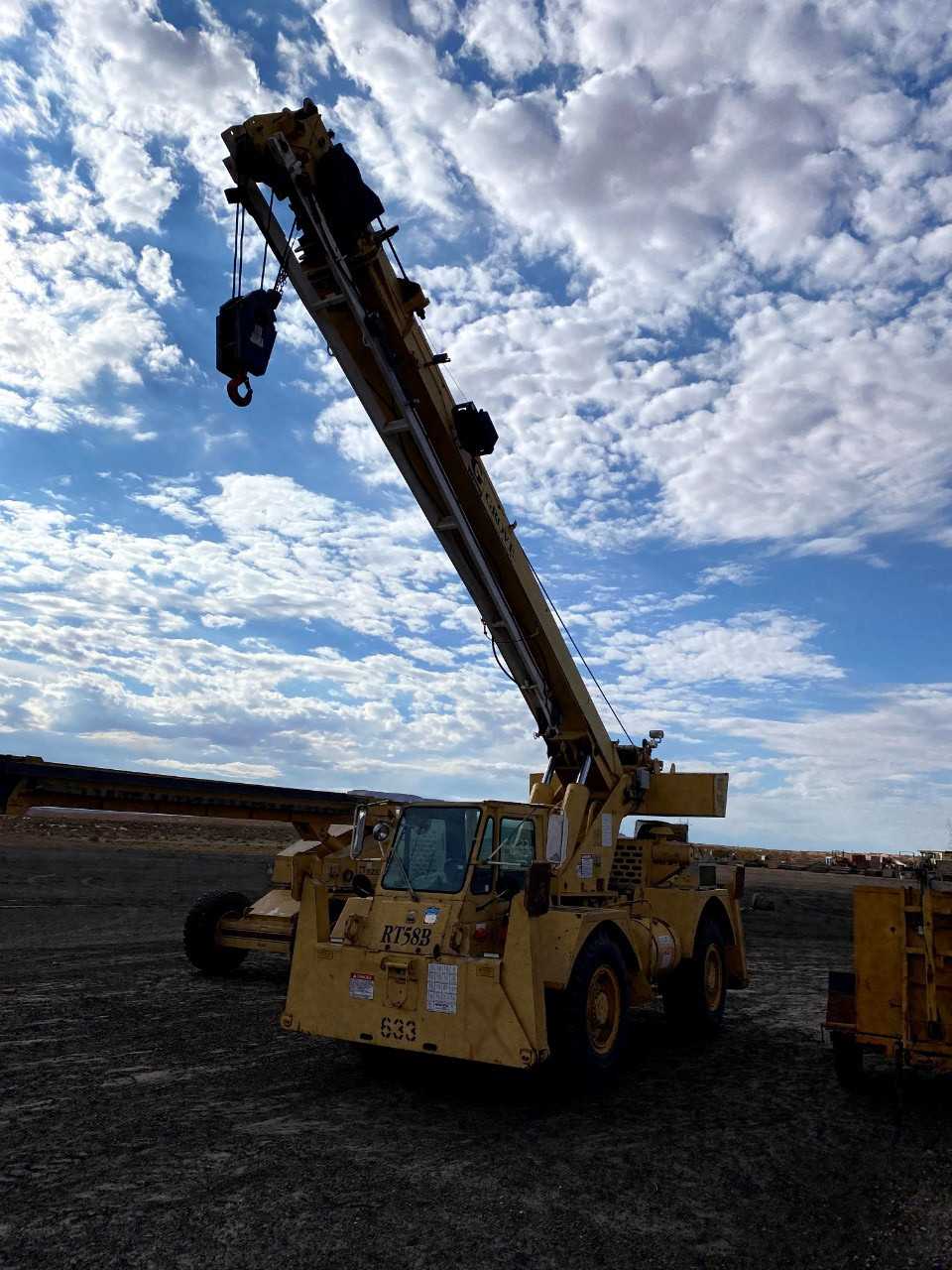1993 Grove RT58B 15 Ton Rough Terrain Crane - CRANES