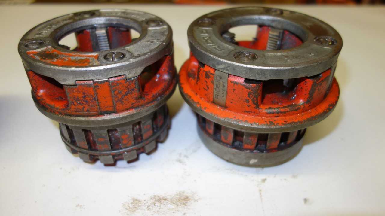 LOT OF 2 RIDGID 1-1/2 IN DIE HEADS - ELECTRIC POWER TOOLS