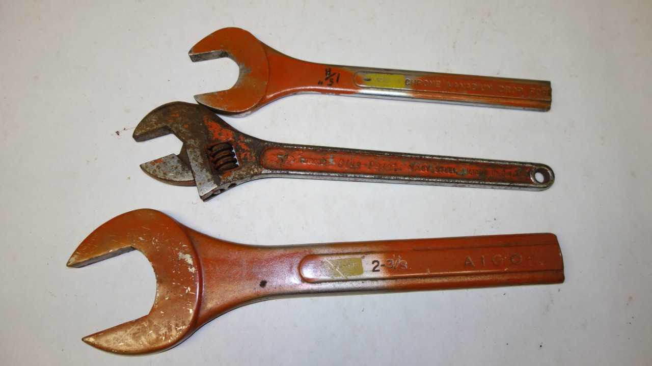 LOT OF 3 ASSORTED OPEN END  WRENCHES - HAND TOOLS