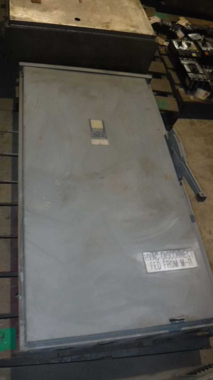 400 Amp Square-D Safety Switch - DISCONNECT SWITCHES