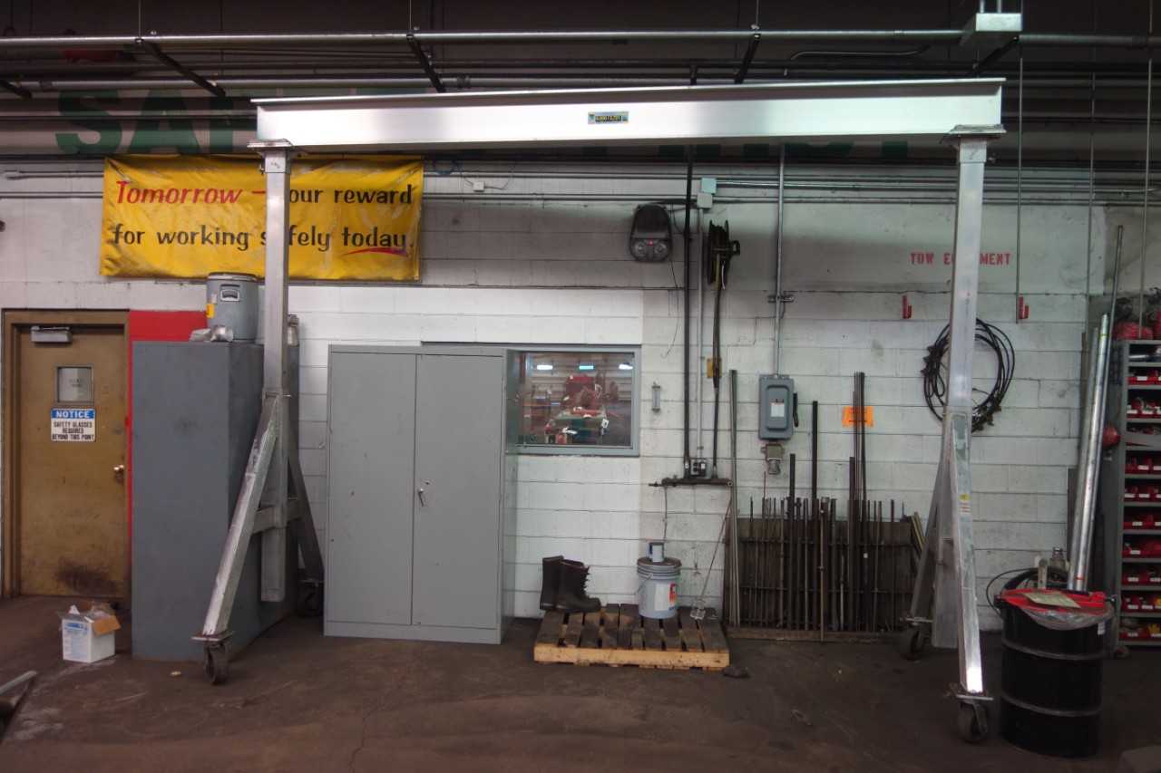 VESTIL 3 TON 6000LBS GANTRY - LIFTING EQUIPMENT