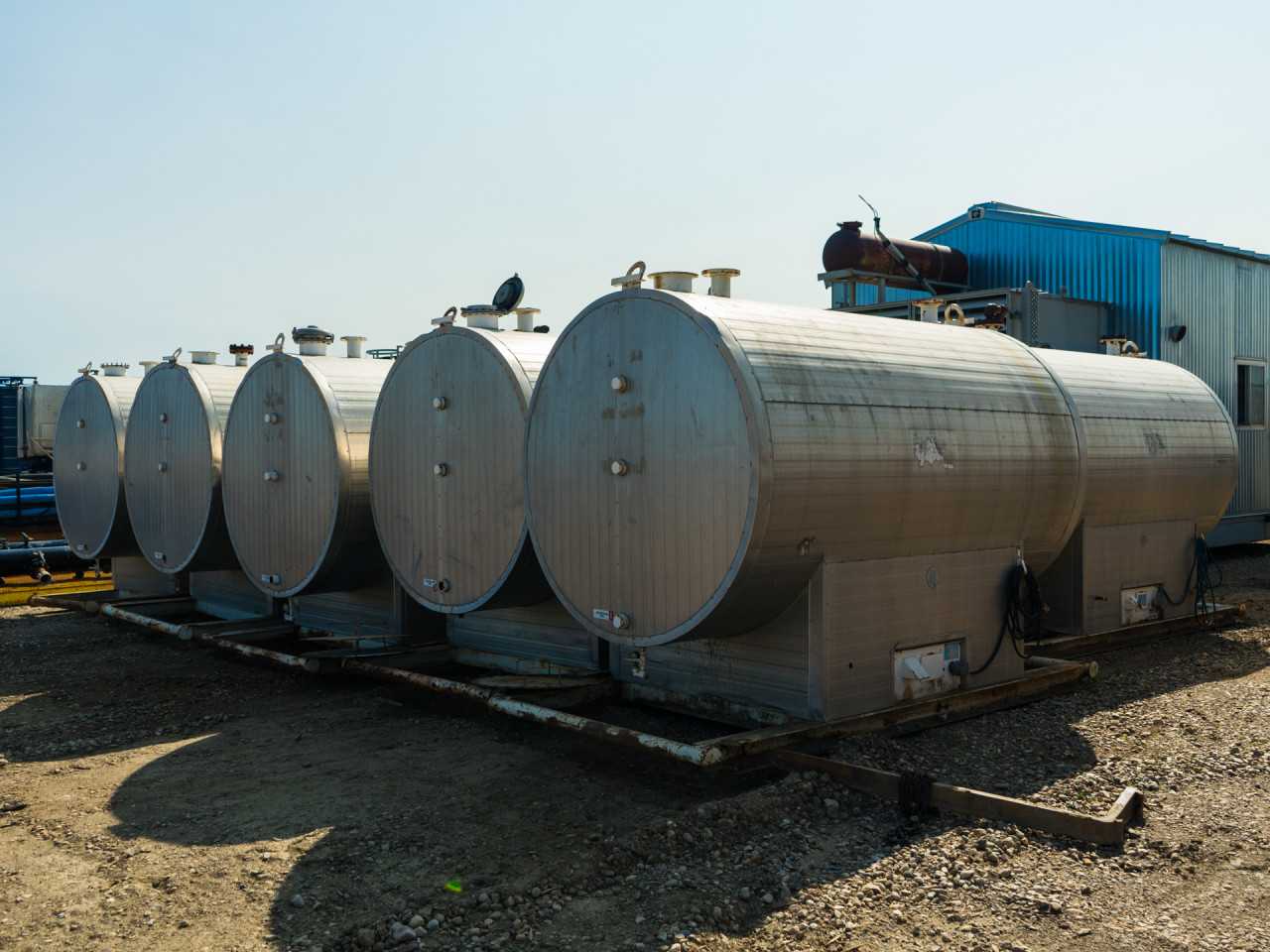 50 BBL Bilton Blowdown Tanks - PALLET JACKS