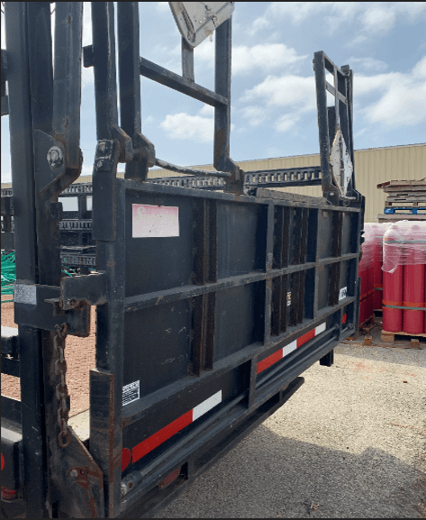 2007 Ford LCF V6 Flat Deck Truck - MISCELLANEOUS