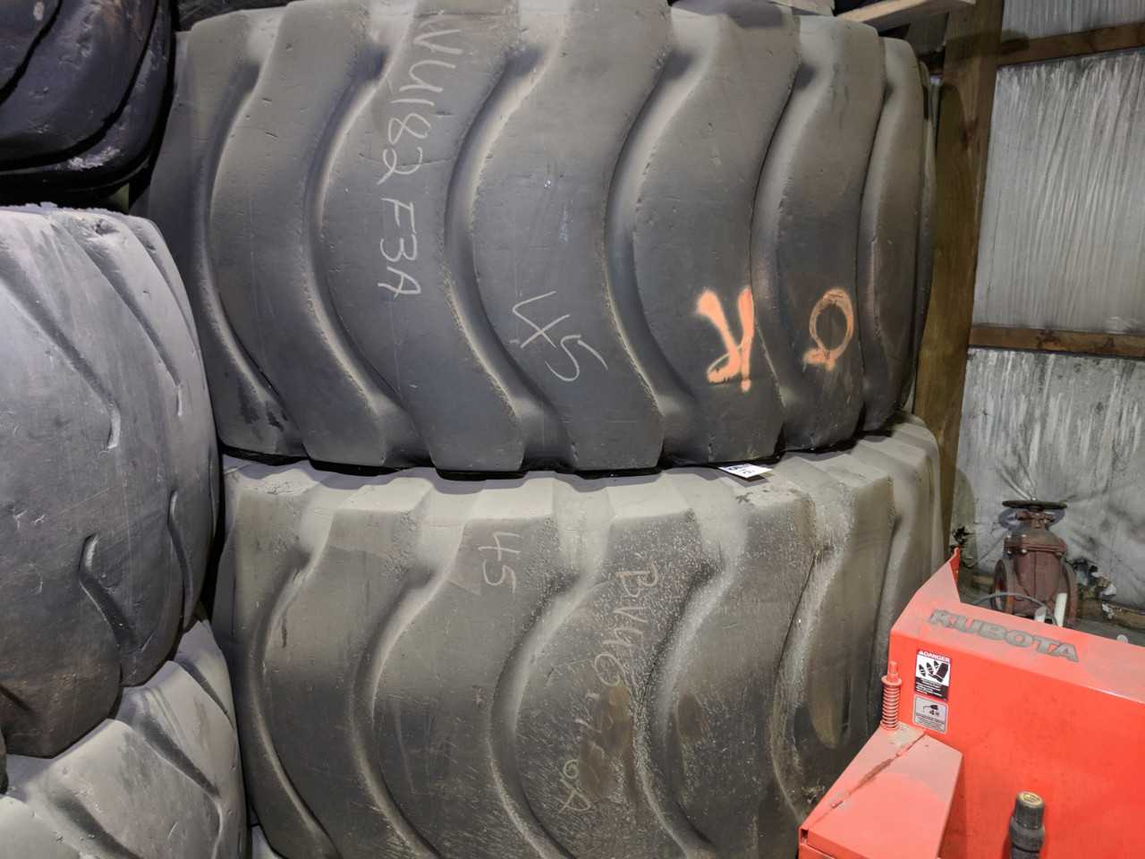 LOT OF 2 TIRES - ELECTRIC POWER TOOLS LOT OF 2 TIRES - ELECTRIC POWER TOOLS