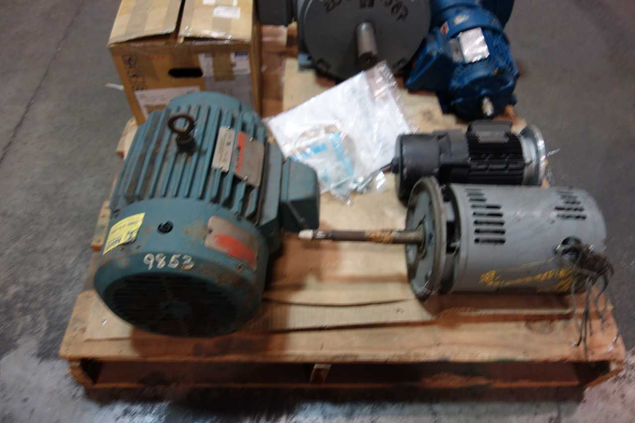 1 PALLET OF ASSORTED ELECTRICAL AC MOTORS, GEAR MOTOR- SIEMENS, WESTINGHOUSE, SUMITOMO - ELECTRIC MOTORS