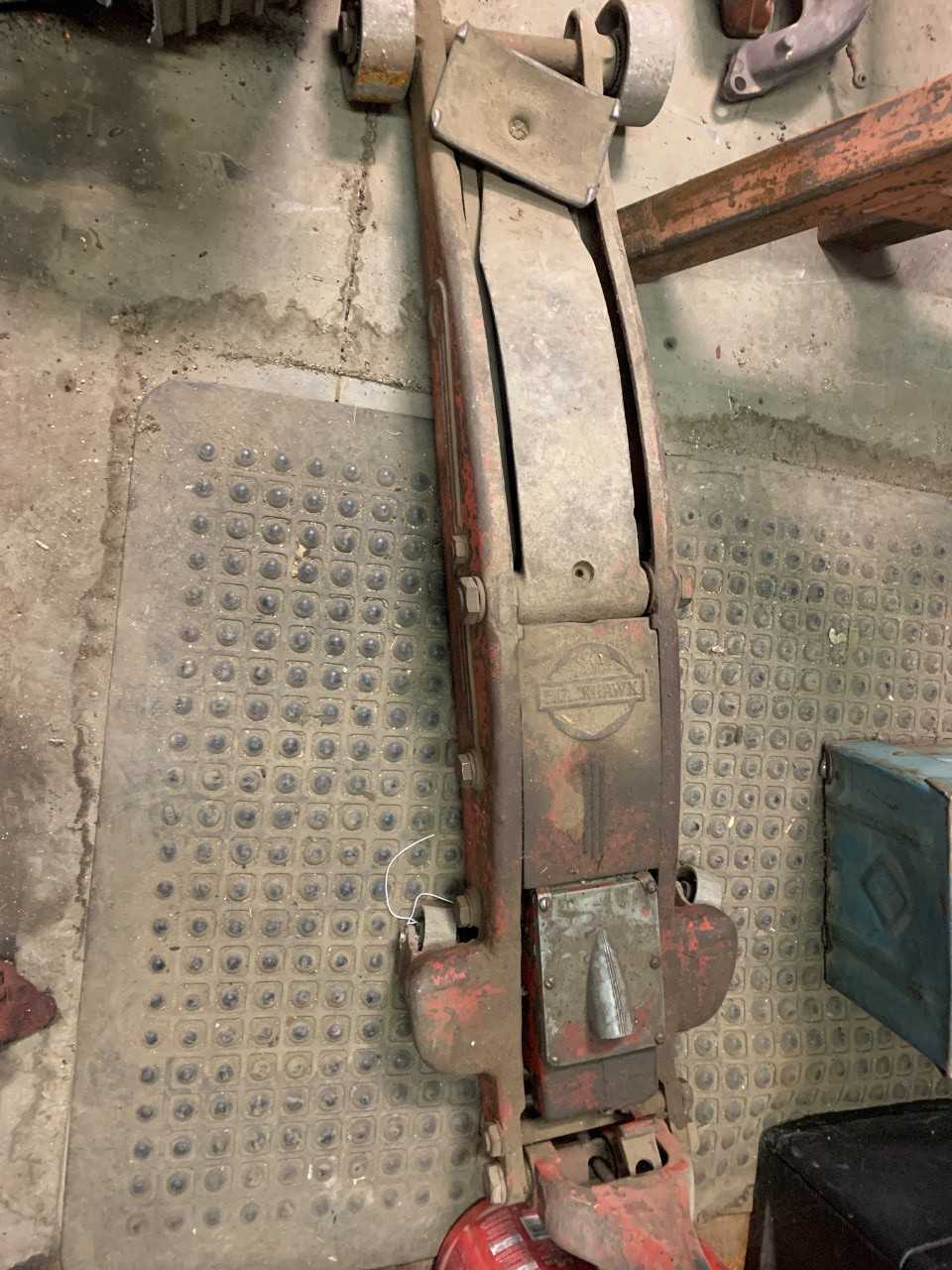 Floor Jack - PLANT & FACILITY