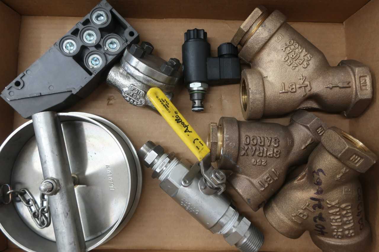 4 PALLETS OF ASSORTED VALVES, PARTS AND ACCESSORIES - VALVES
