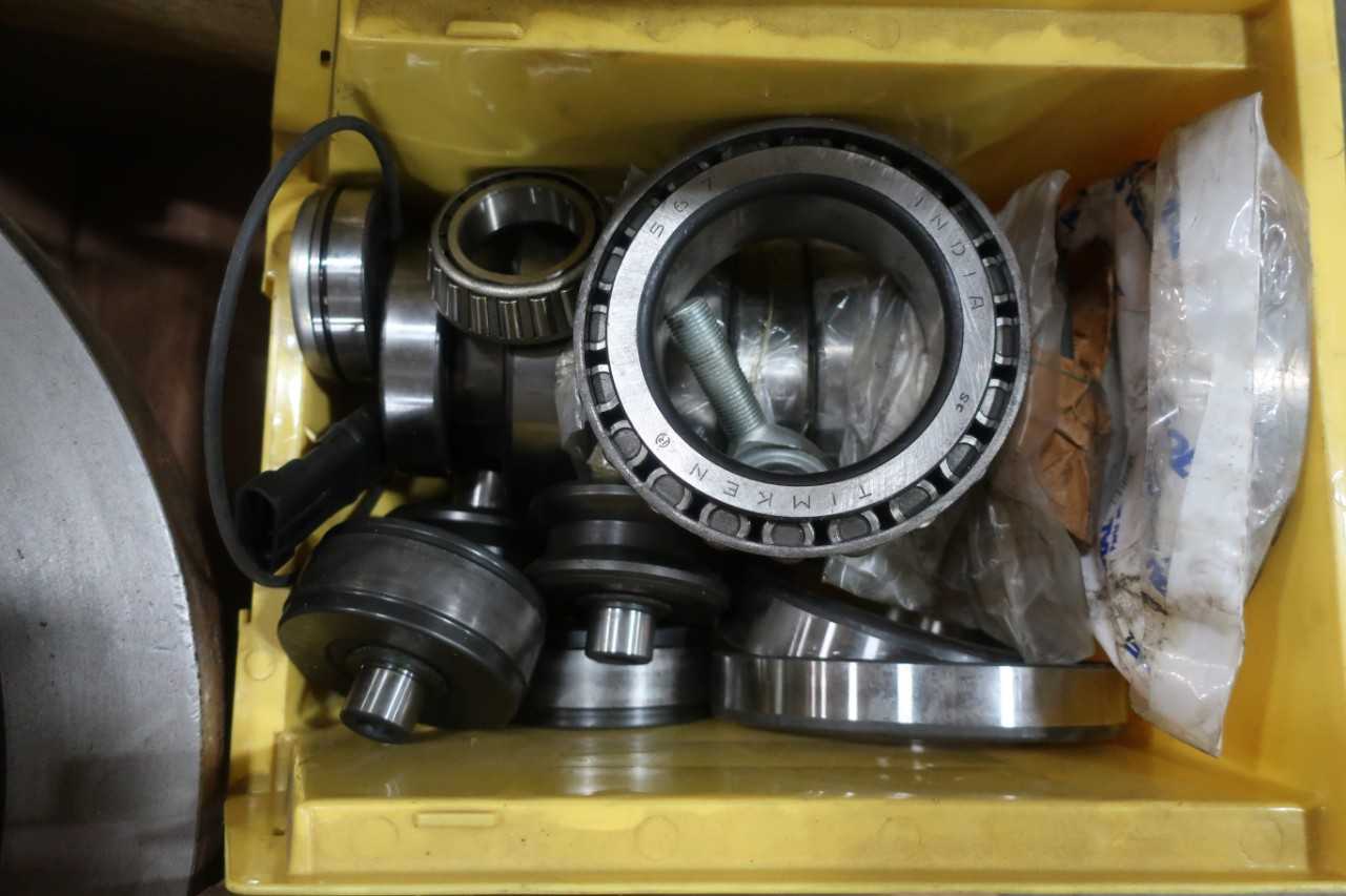 PALLET OF ASSORTED BEARINGS, BEARING PARTS AND ACCESSORIES - BEARINGS