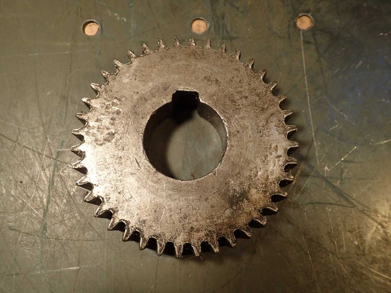 2-Piece Lot Lathe Change Gears: 1-1/4" Keyed Bore 3/4" Thick 28 & 40 Tooth - LATHE PARTS