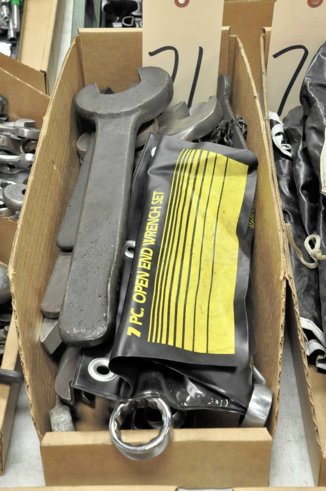 Lot Mechanics Wrenches in 1 Box - HAND TOOLS