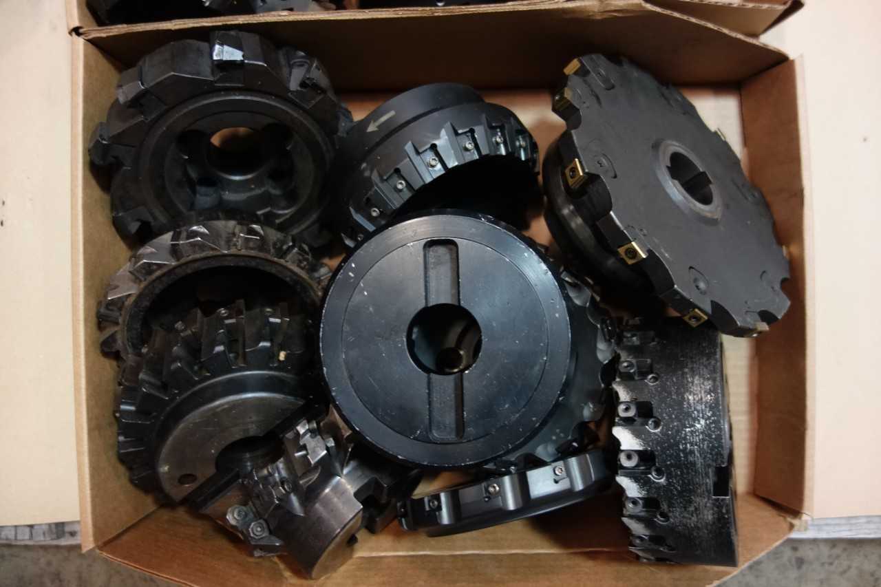 LOT OF ASSORTED SURFACE MILLS AND CUTTERS - KENNAMETAL - MACHINING ACCESSORIES & TOOLING