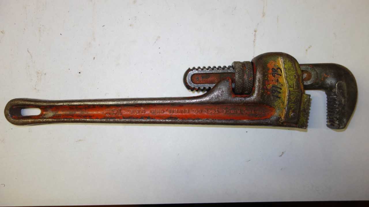 LOT OF 5 RIDGID 14 IN ADJUSTABLE PIPE WRENCHES - HAND TOOLS