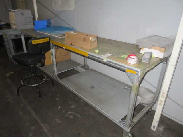Aluminum Table on wheels - MISCELLANEOUS