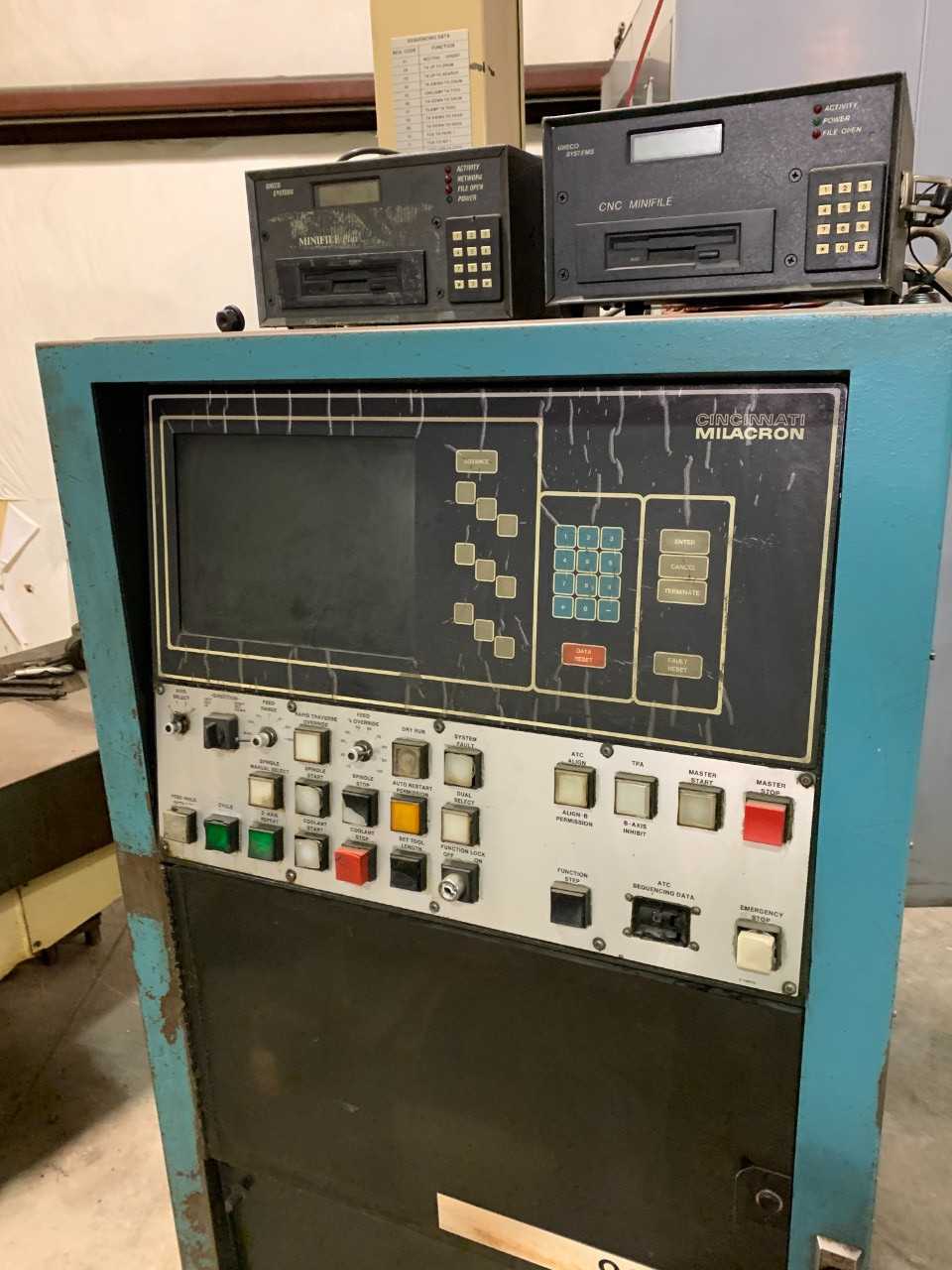 Cincinnati Milacron 10 VC-1000 CNC Vertical machining center - CNC MACHINING CENTERS
