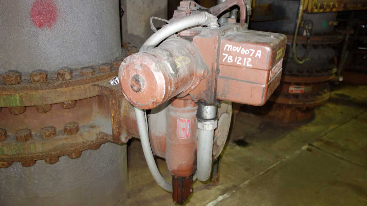 LOT OF 4 LIMITORQUE H-3BC VALVE OPERATORS 230/460V - VALVES