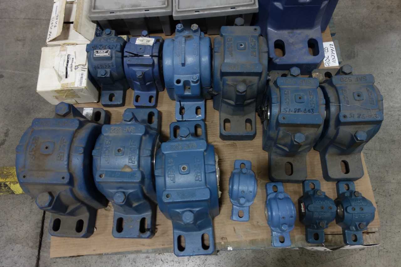 LOT OF ASSORTED SKF BEARING HOUSINGS - BEARINGS