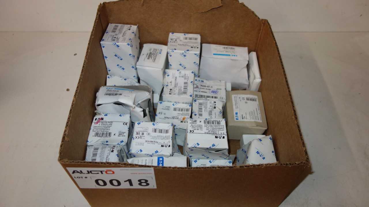 1 BOX OF EATON / CUTLER HAMMER ELECTRICAL - ELECTRICAL COMPONENTS