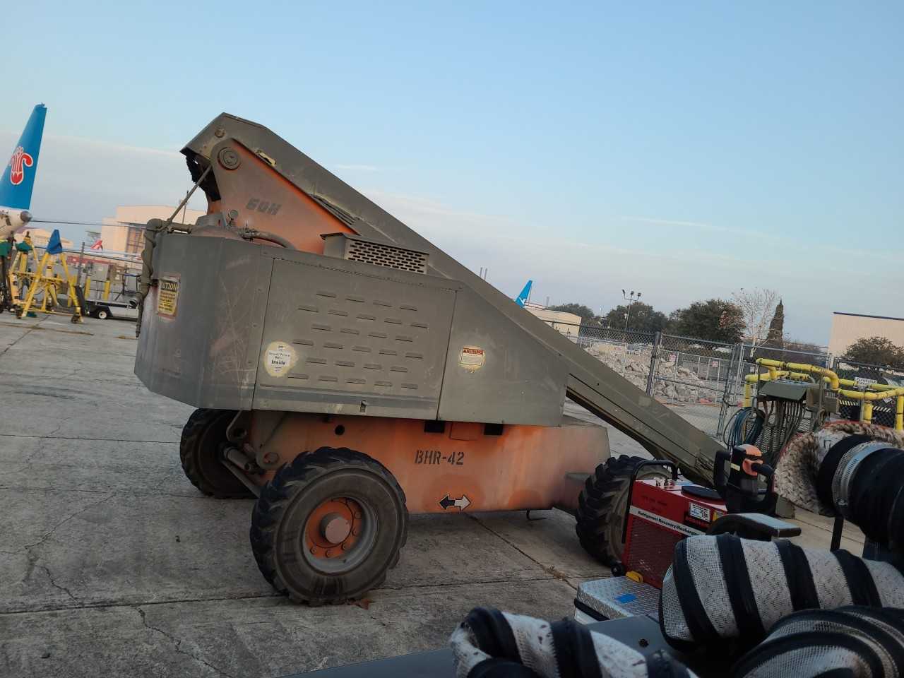 JLG 60' BOOMLIFT (Lot 2586541) San Antonio, TX - BOOM LIFTS