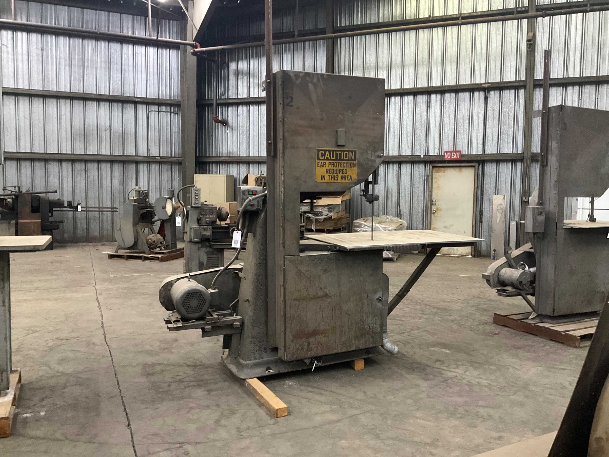 BENTEL VERTICAL BAND SAW