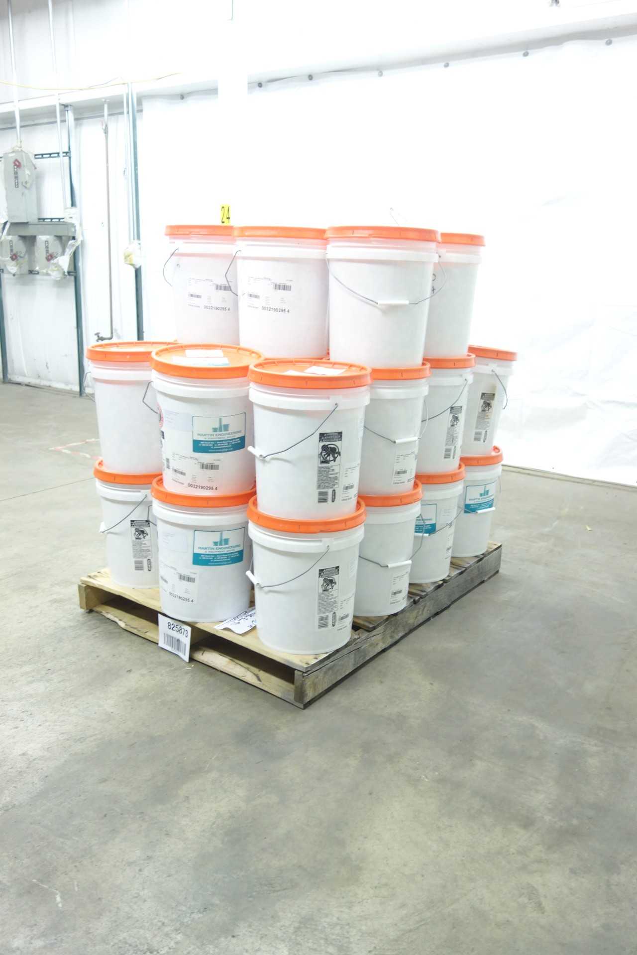 PALLET OF DIMPLE PLUG LEAK INDICATOR - ELECTRIC POWER TOOLS