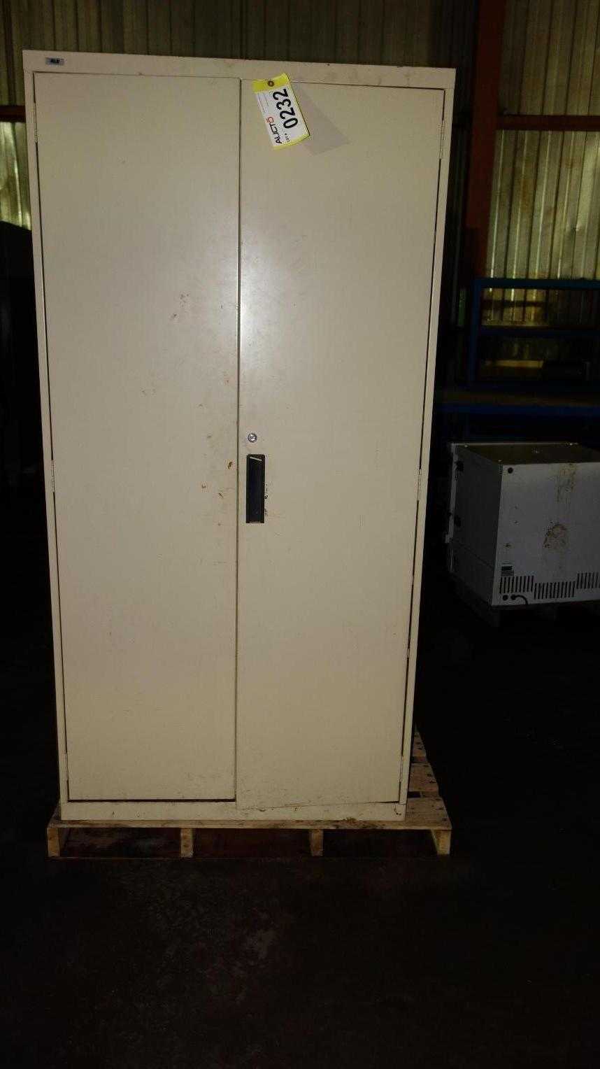 LOT OF 2 OFFICE STEEL CABINETS - TOOL STORAGE LOT OF 2 OFFICE STEEL CABINETS - TOOL STORAGE