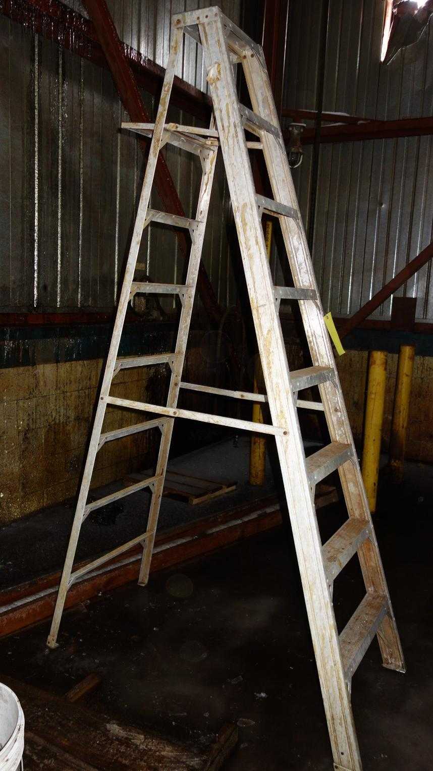 8-STEP ALUMINUM LADDER - ELECTRIC POWER TOOLS 8-STEP ALUMINUM LADDER - ELECTRIC POWER TOOLS