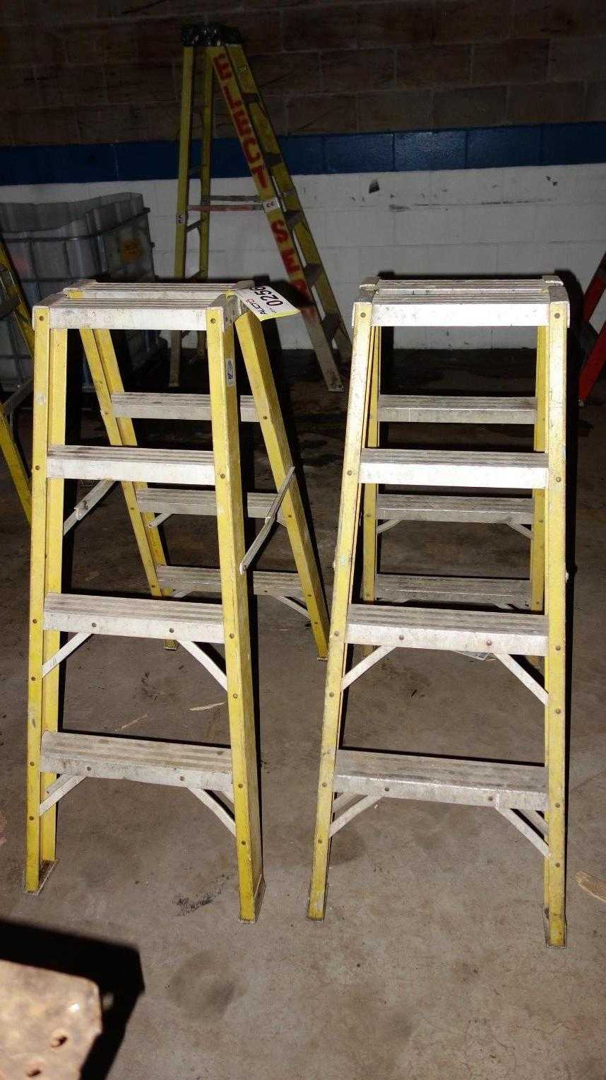 LOT OF 2 FEATHERLITE ALUMINUM LADDERS - MISCELLANEOUS