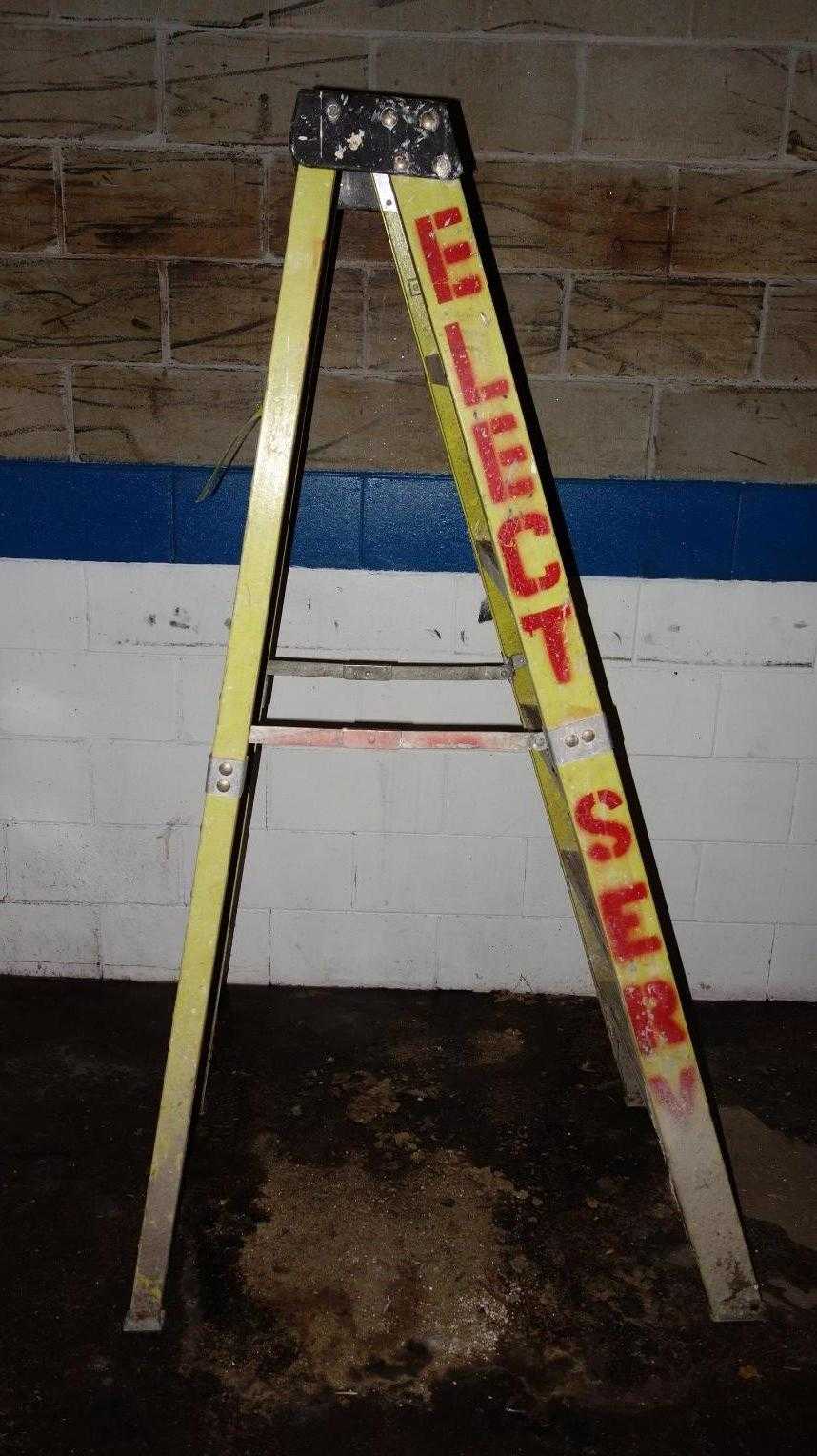 FEATHERLITE 6-STEP ALUMINUM LADDER - MISCELLANEOUS