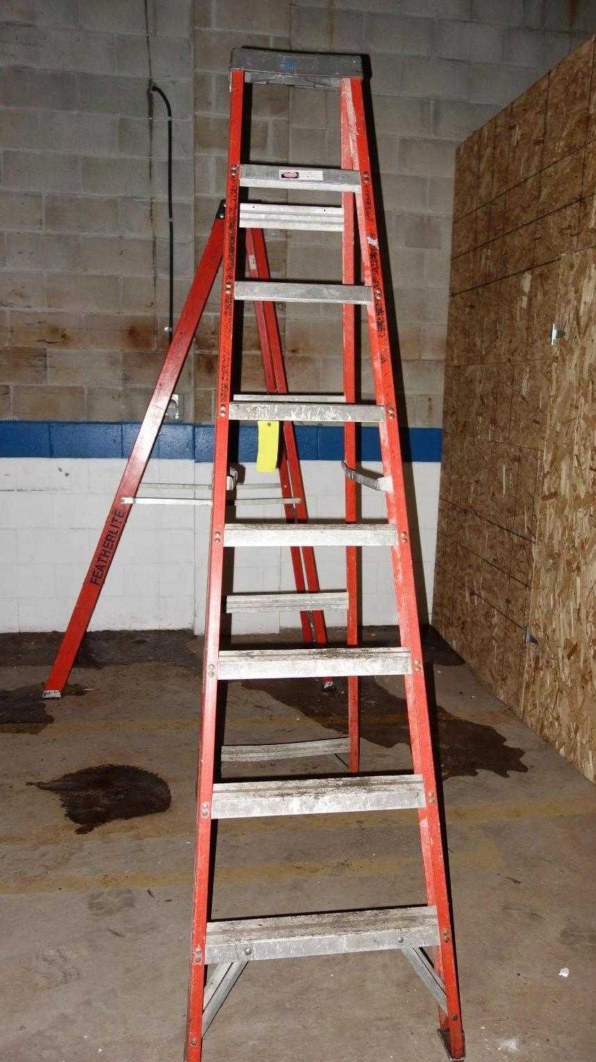 FEATHERLITE 1508 8-STEP ALUMINUM LADDER - MISCELLANEOUS