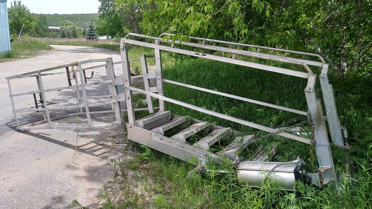 Carbus Loading Stairs - MISCELLANEOUS