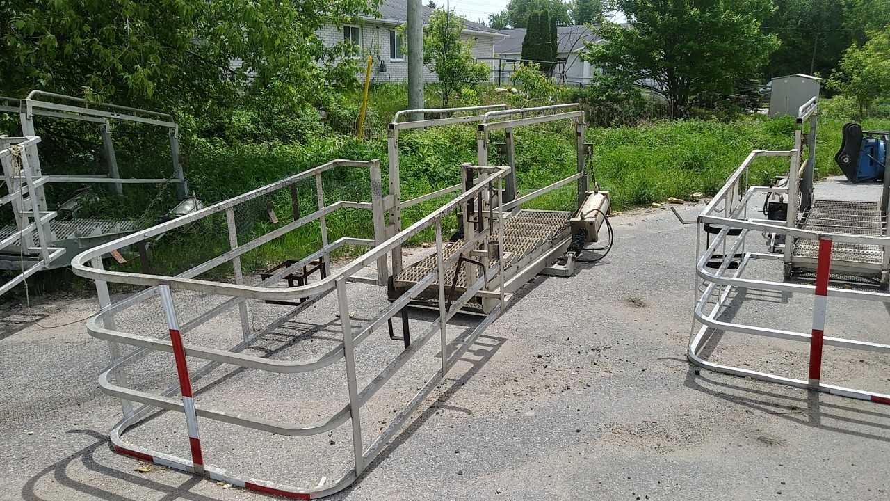Carbus Loading Stairs - MISCELLANEOUS Carbus Loading Stairs - MISCELLANEOUS