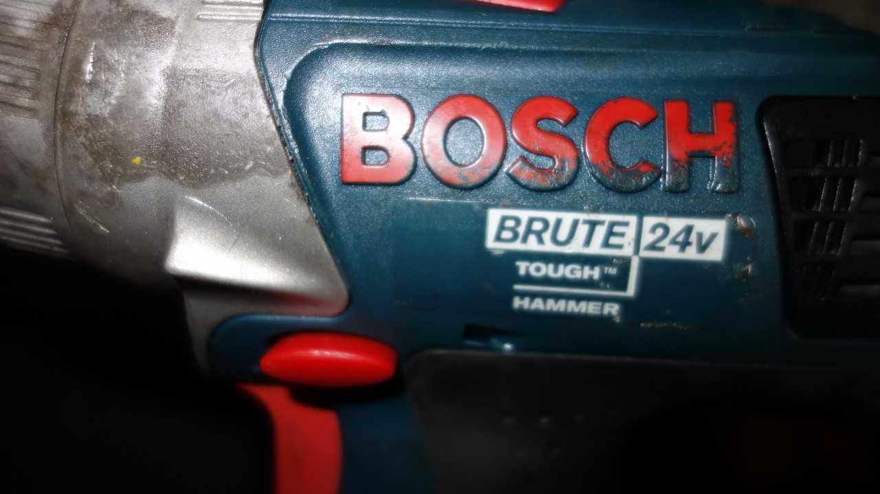 BOSCH BRUTE TOUGH 24V CORDLESS DRILL W/ CHARGER - ELECTRIC POWER TOOLS