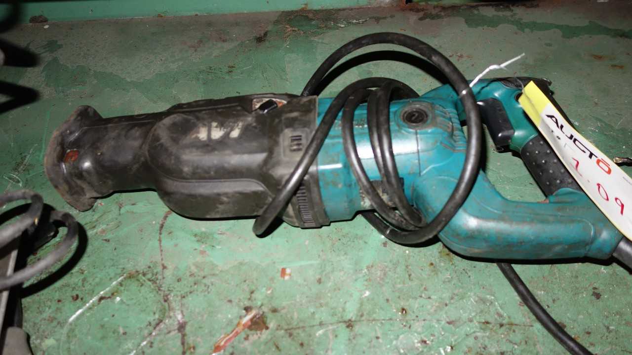 MAKITA 120V-AC SAWZALL RECIPRICATING SAW - ELECTRIC POWER TOOLS