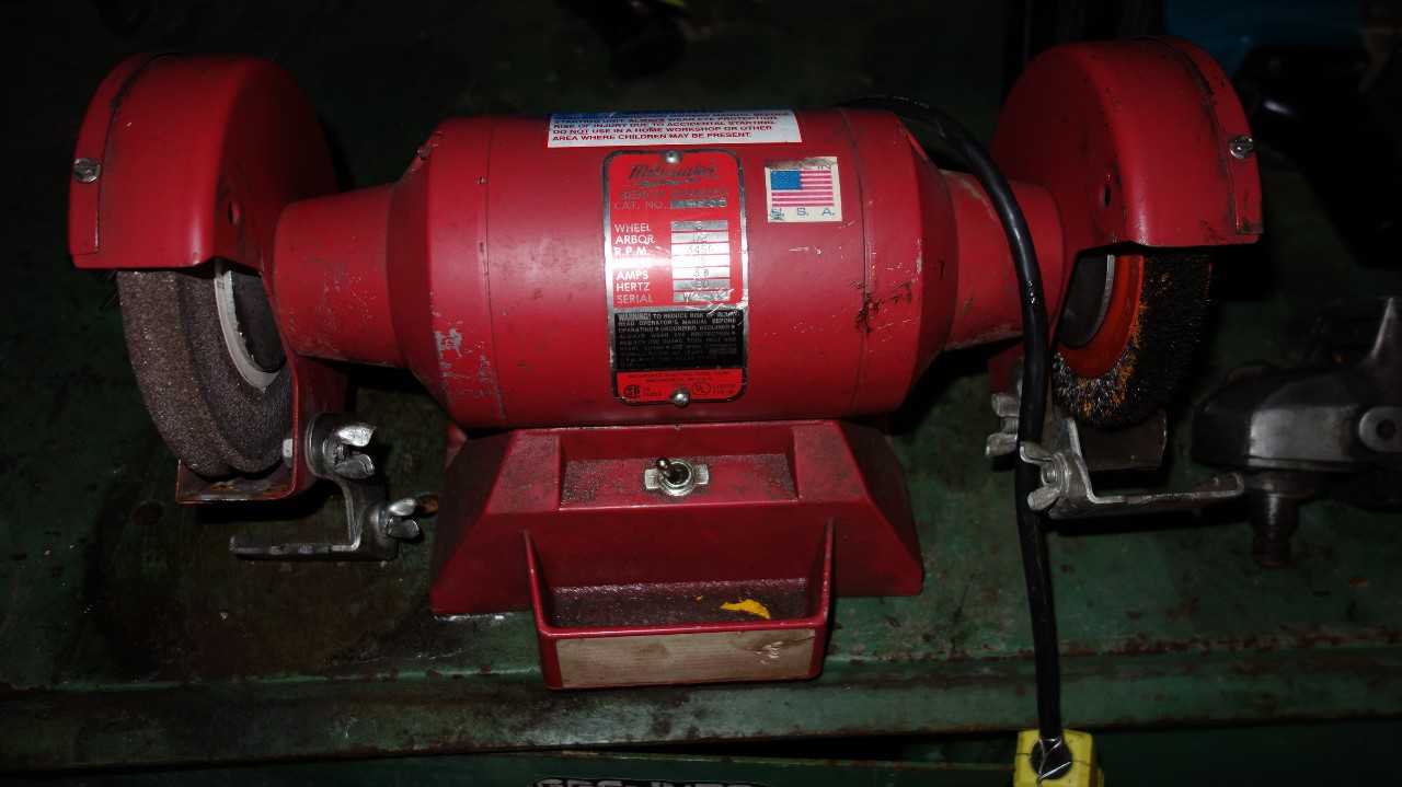 MILWAUKEE 4935 6IN BENCH GRINDER - ELECTRIC POWER TOOLS