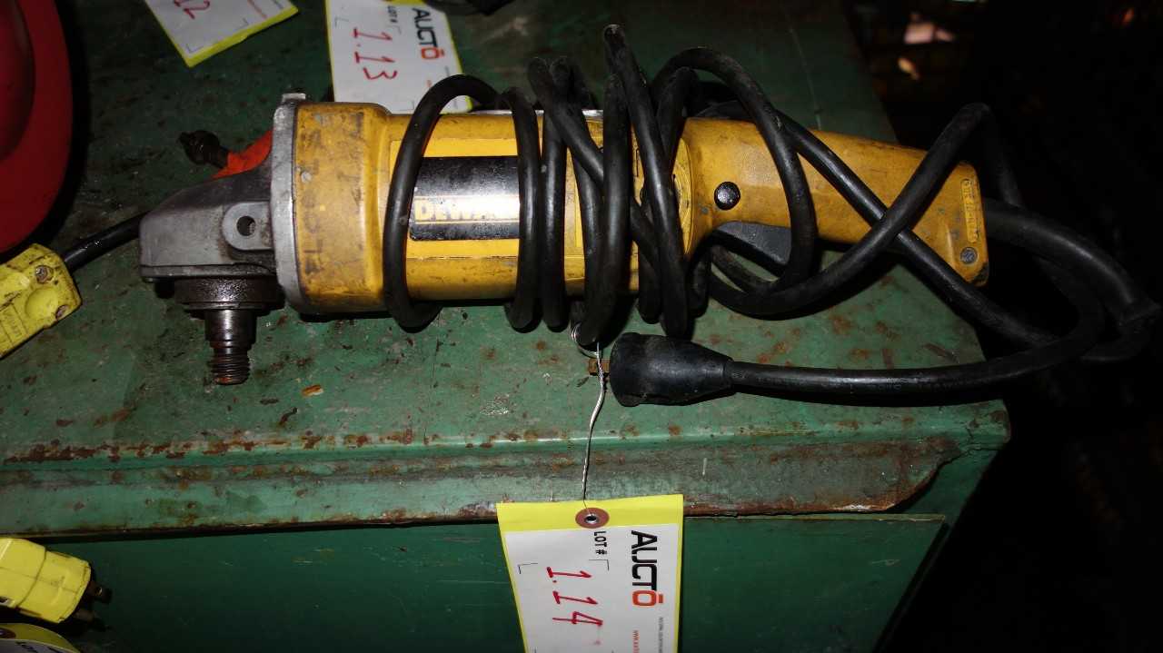 DEWALT DU831 ANGLE GRINDER - ELECTRIC POWER TOOLS