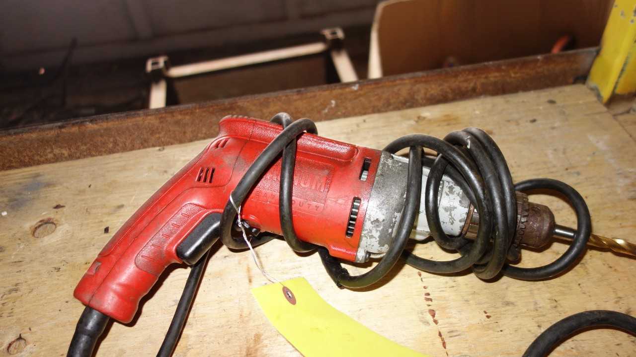 MILWAUKEE MAGNUM 120V-AC DRILL - ELECTRIC POWER TOOLS